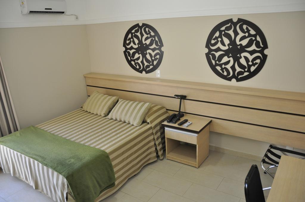 Hotel De Ville Catalão Екстериор снимка