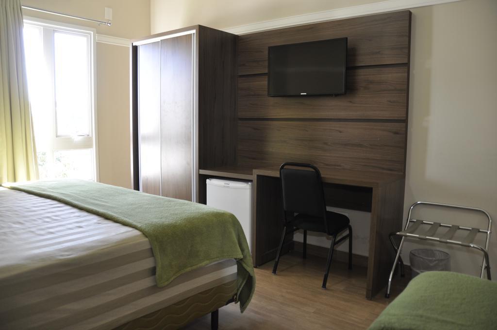Hotel De Ville Catalão Екстериор снимка