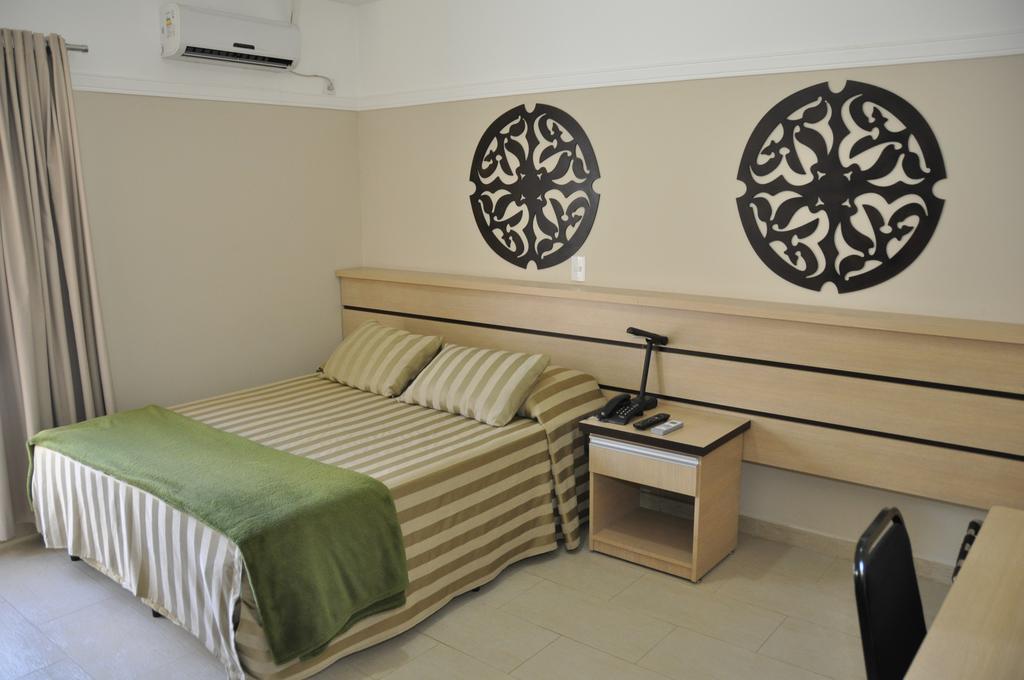 Hotel De Ville Catalão Екстериор снимка